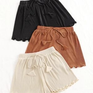 Black/Tan/Cream Knot Luttce Trim Shorts Medium (6)